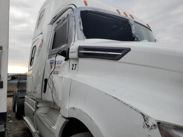 2019 Freightliner Cascadia 126