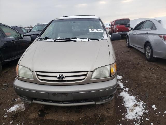 2001 Toyota Sienna LE