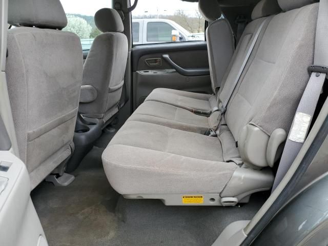 2004 Toyota Sequoia SR5