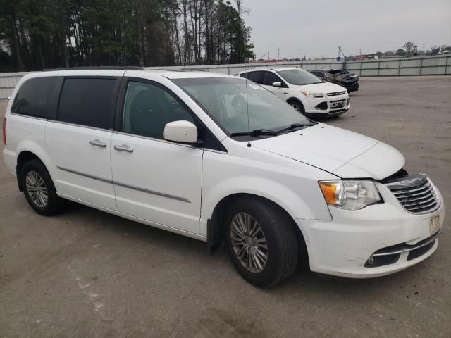 2014 Chrysler Town & Country Touring L