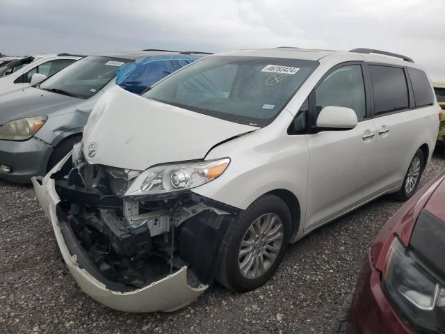 2016 Toyota Sienna XLE