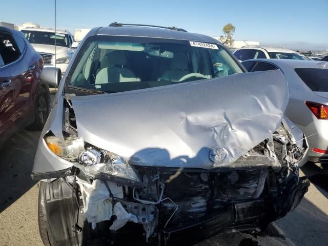 2011 Toyota Sienna LE