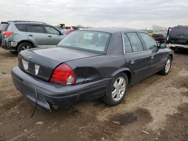 2004 Ford Crown Victoria LX