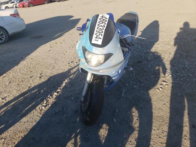 2005 Yamaha YZF600 R