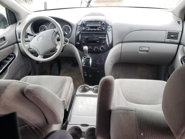 2005 Toyota Sienna CE