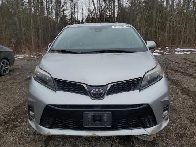 2019 Toyota Sienna SE