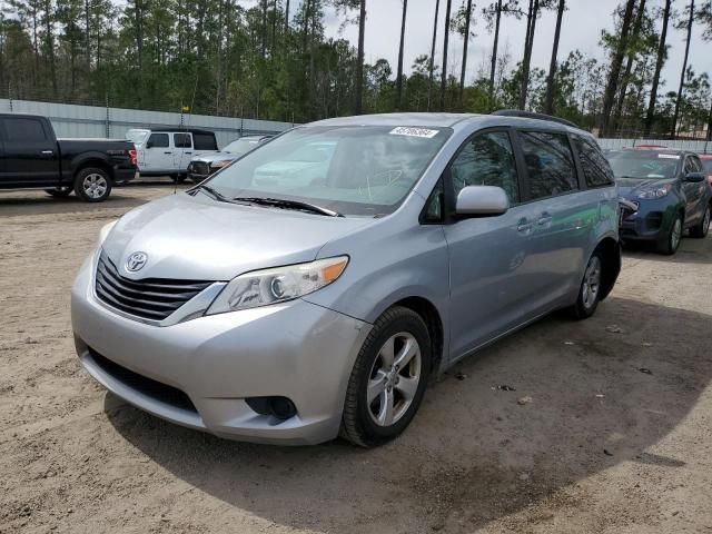 2014 Toyota Sienna LE