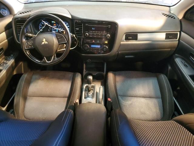 2016 Mitsubishi Outlander SE