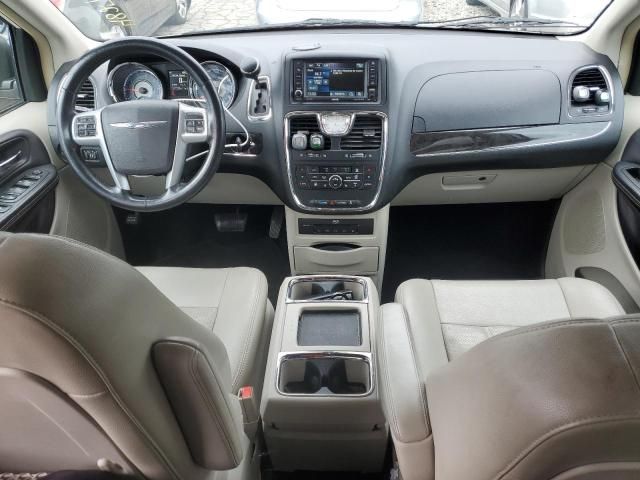 2013 Chrysler Town & Country Touring L