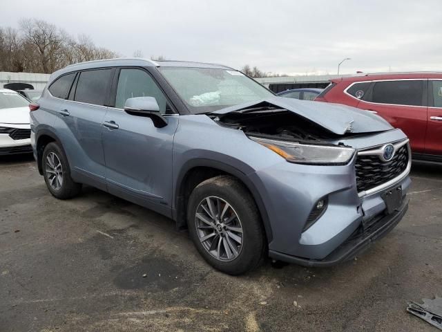 2022 Toyota Highlander Hybrid XLE