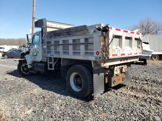 2001 International 4000 4900