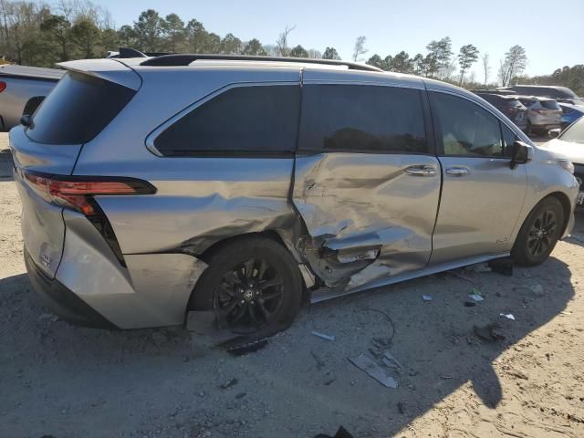 2021 Toyota Sienna XLE