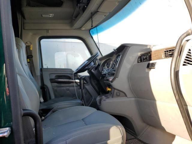 2019 Kenworth Construction T680