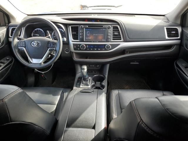 2017 Toyota Highlander SE