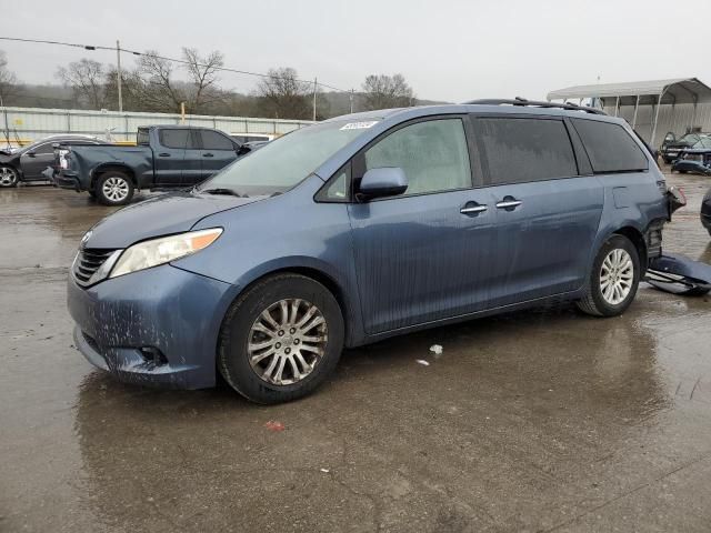 2013 Toyota Sienna XLE