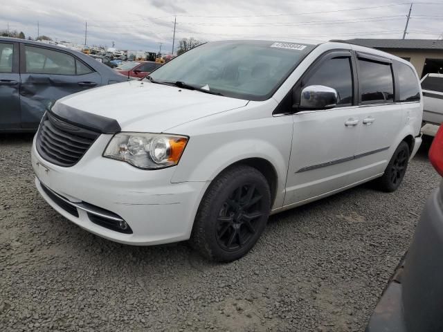 2014 Chrysler Town & Country Touring L