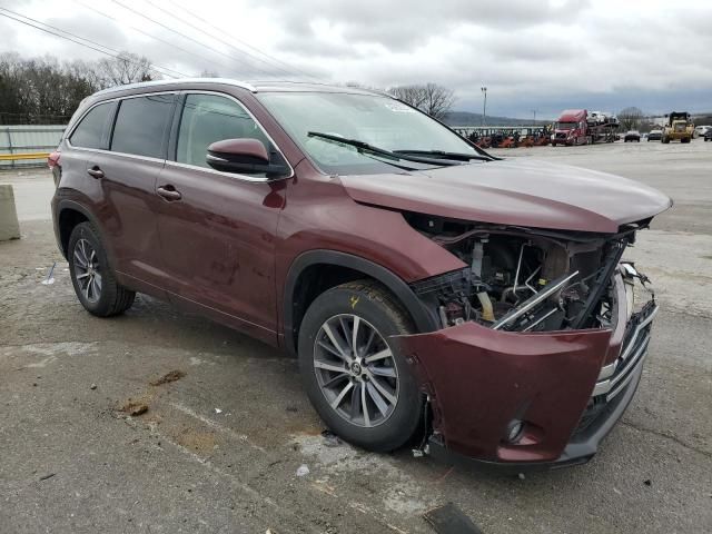 2017 Toyota Highlander SE