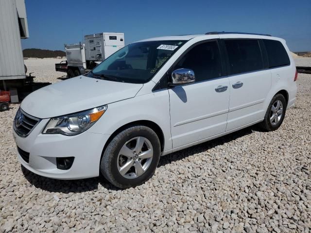 2014 Volkswagen Routan SEL Premium