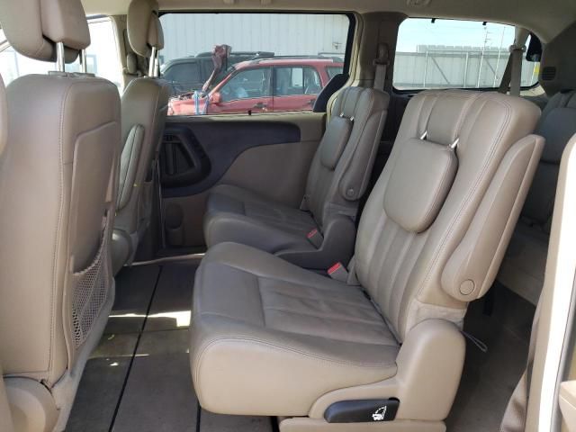 2012 Chrysler Town & Country Touring L