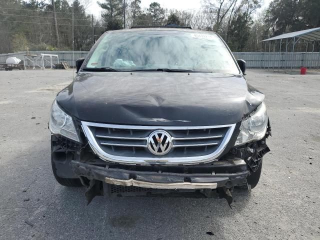 2011 Volkswagen Routan SE