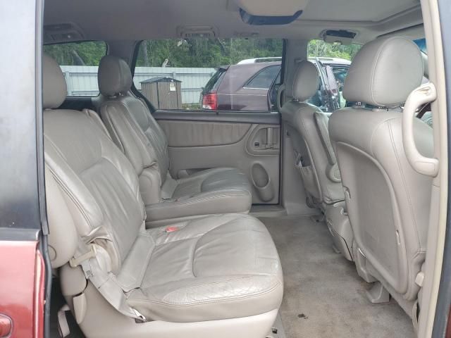 2004 Toyota Sienna XLE