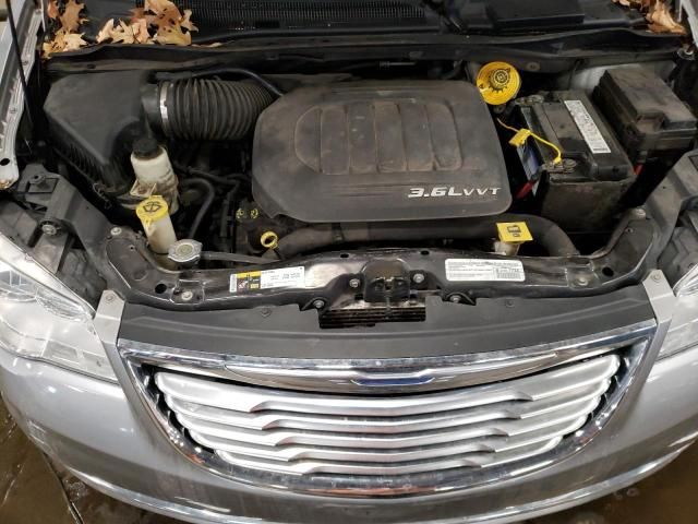 2015 Chrysler Town & Country Touring L