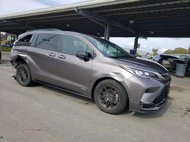 2021 Toyota Sienna XSE