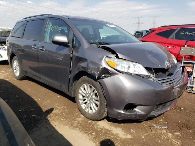 2016 Toyota Sienna XLE