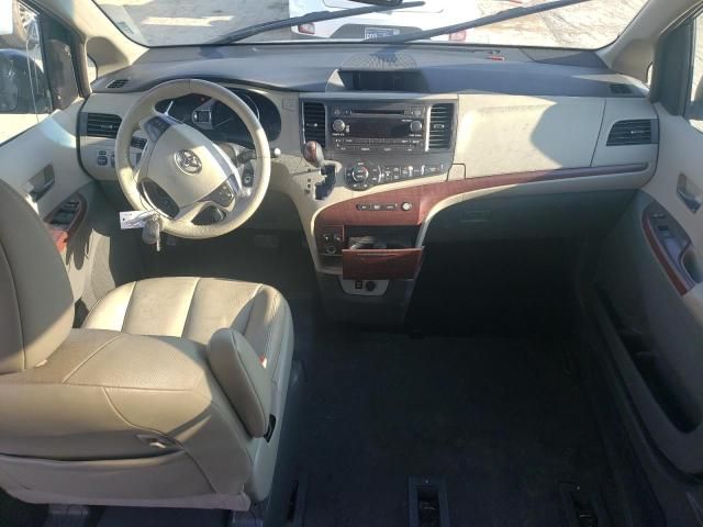 2014 Toyota Sienna XLE