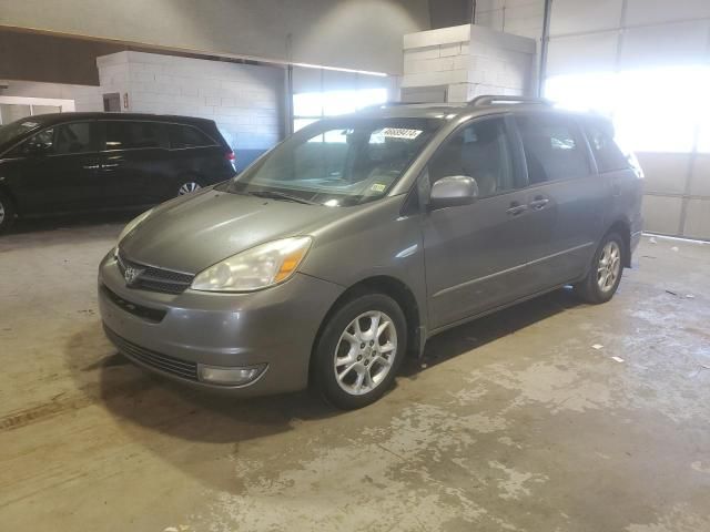 2004 Toyota Sienna XLE