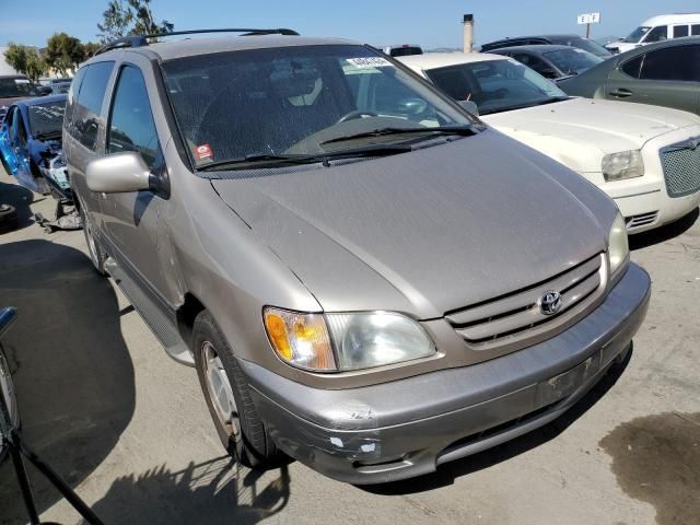 2003 Toyota Sienna LE