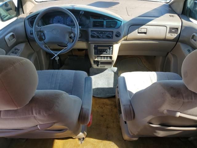 2001 Toyota Sienna LE