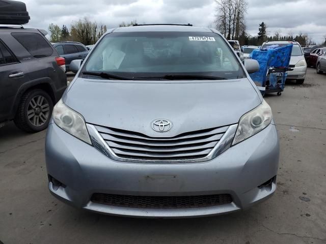 2015 Toyota Sienna LE