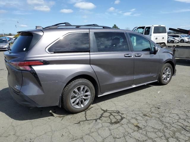 2021 Toyota Sienna XLE