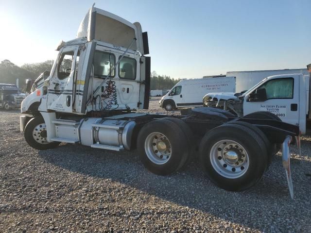 2021 Freightliner Cascadia 126