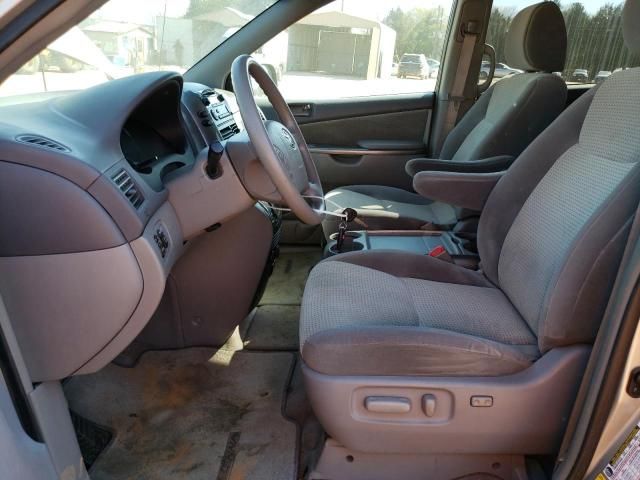 2010 Toyota Sienna CE