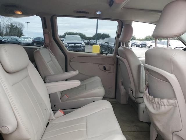 2005 Chrysler Town & Country Touring