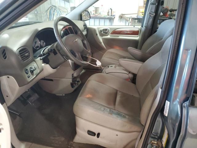 2005 Chrysler Town & Country Limited