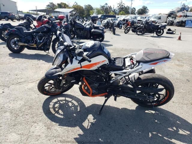 2022 KTM 390 Duke