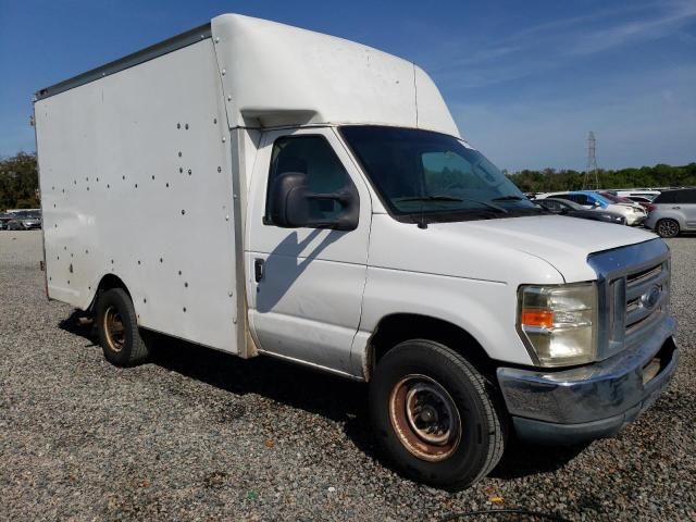 2012 Ford Econoline E350 Super Duty Cutaway Van