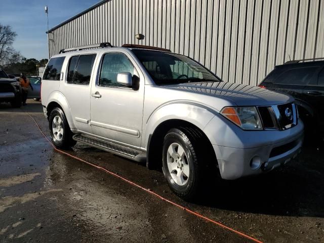 2005 Nissan Pathfinder LE