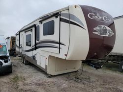 Cedar Creek Vehiculos salvage en venta: 2018 Cedar Creek 5th Wheel