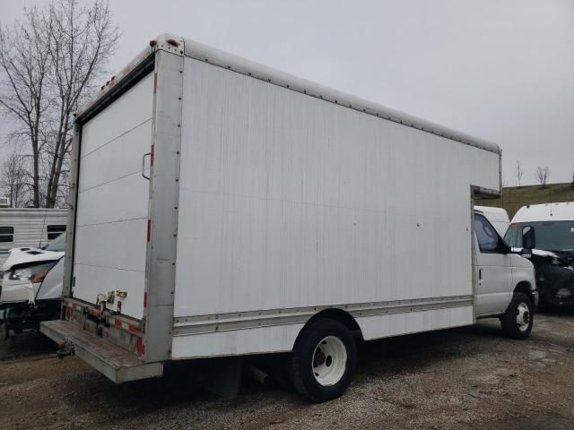 2008 Ford Econoline E450 Super Duty Cutaway Van