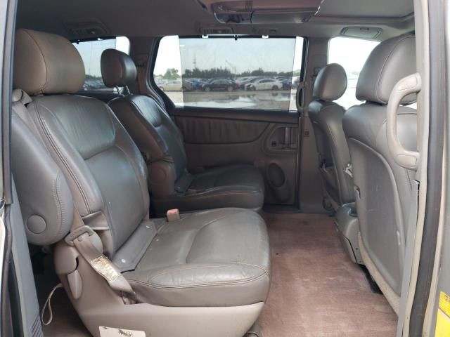 2005 Toyota Sienna XLE