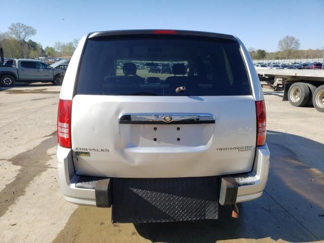 2010 Chrysler Town & Country LX