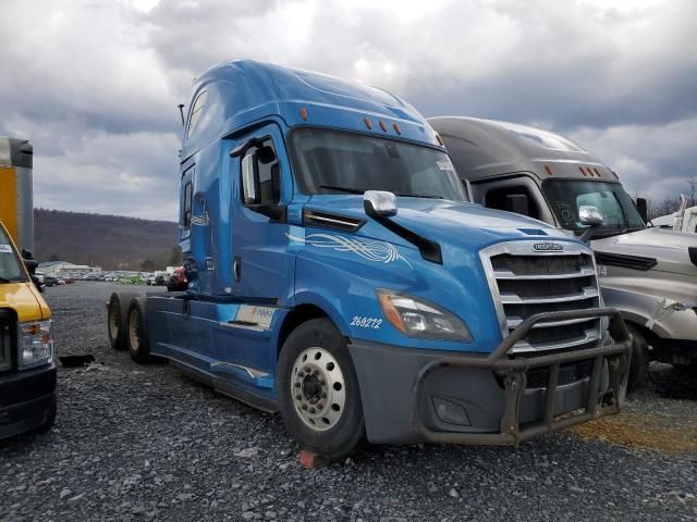 2019 Freightliner Cascadia 126