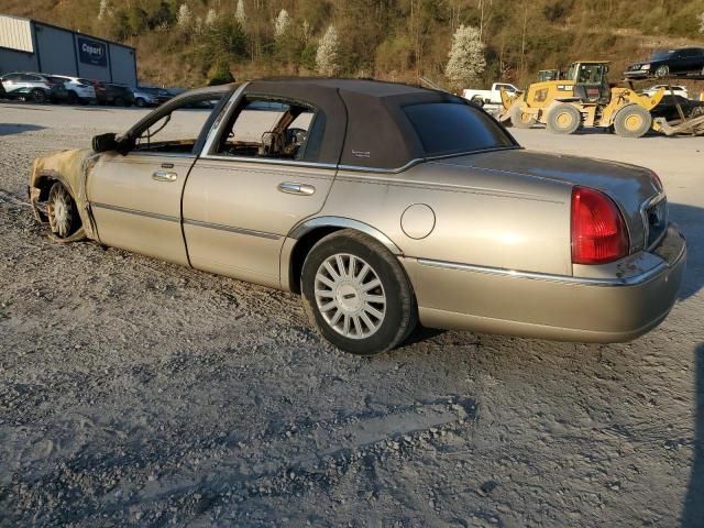 2005 Lincoln Town Car Signature Limited