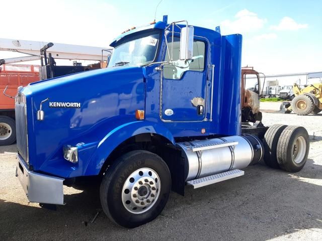 2013 Kenworth Construction T800