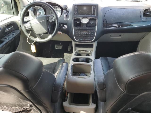 2014 Chrysler Town & Country Touring L