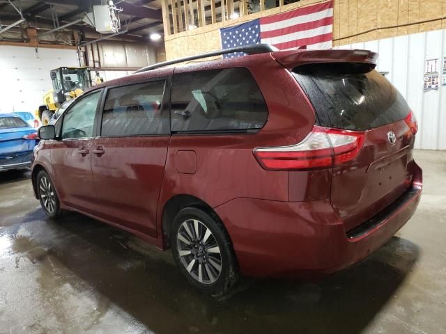 2018 Toyota Sienna LE